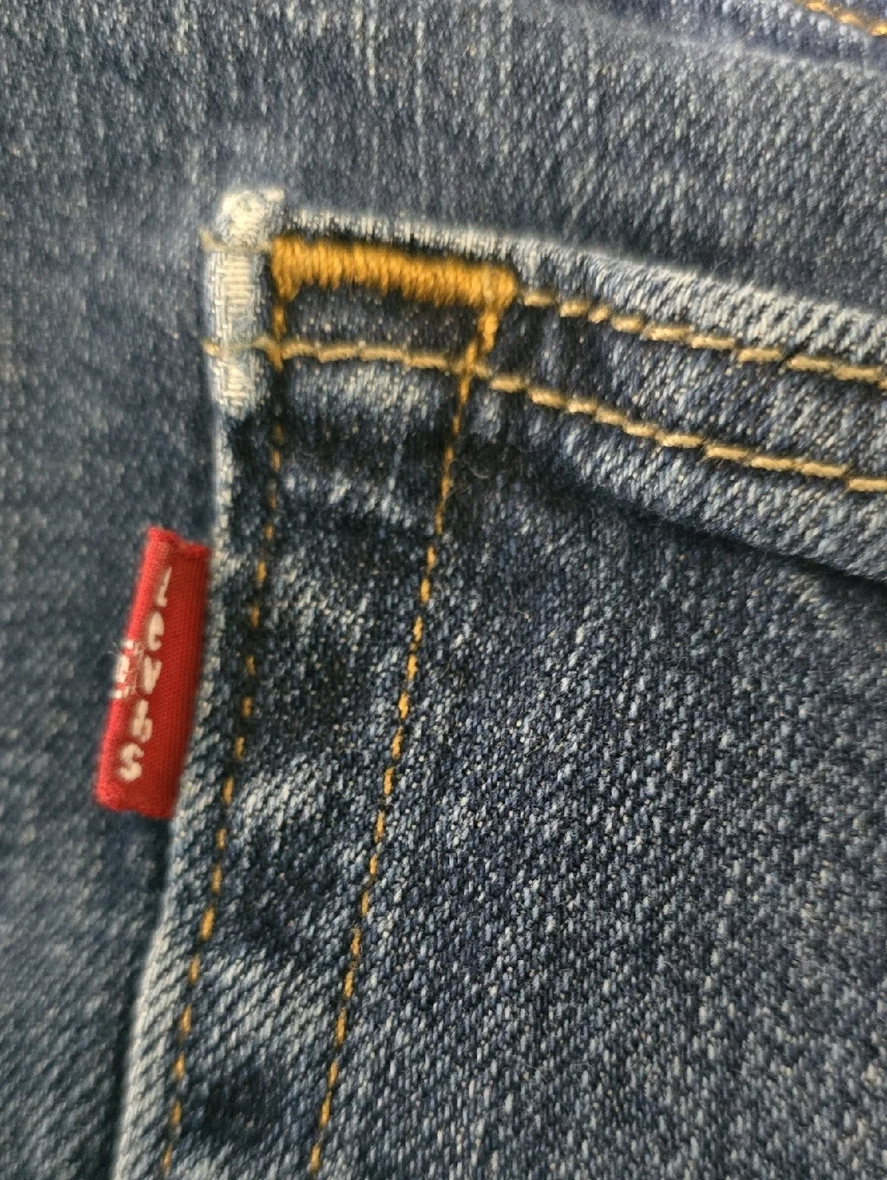 Levi's 505 Jeans Mens‎ Size 38 Blue Classic Denim Worn-in Casual Roomier Thigh